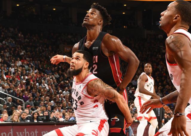 从场外的喧 从场外的喧