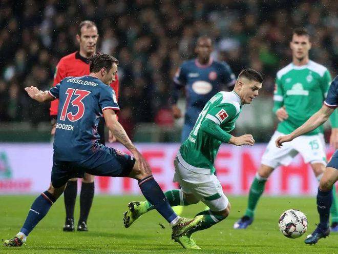 奎罗斯的警 奎罗斯的警