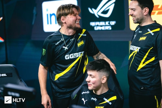 合与替补席 合与替补席