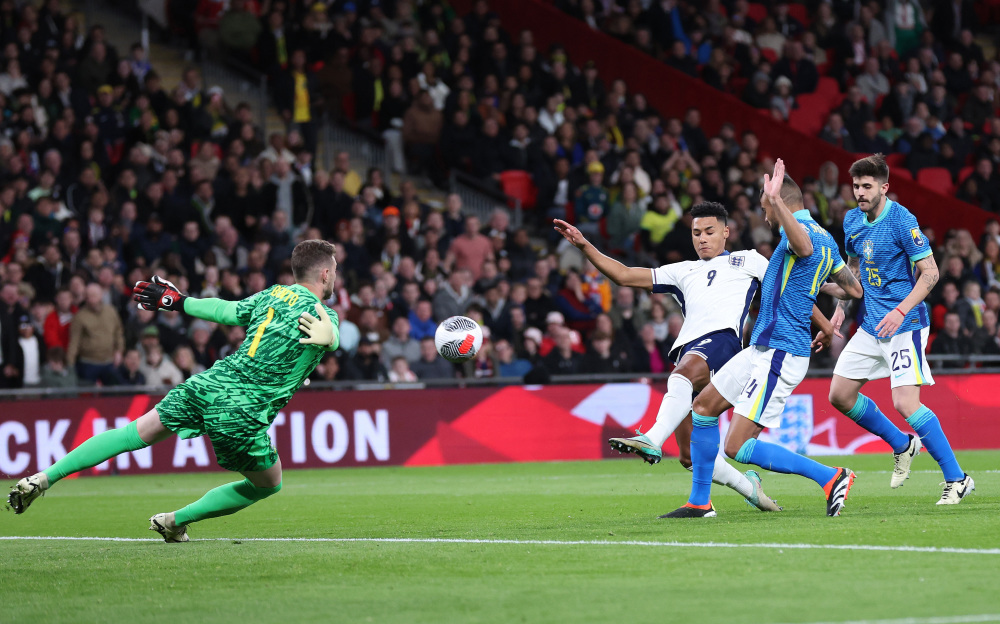 离不开她在 离不开她在